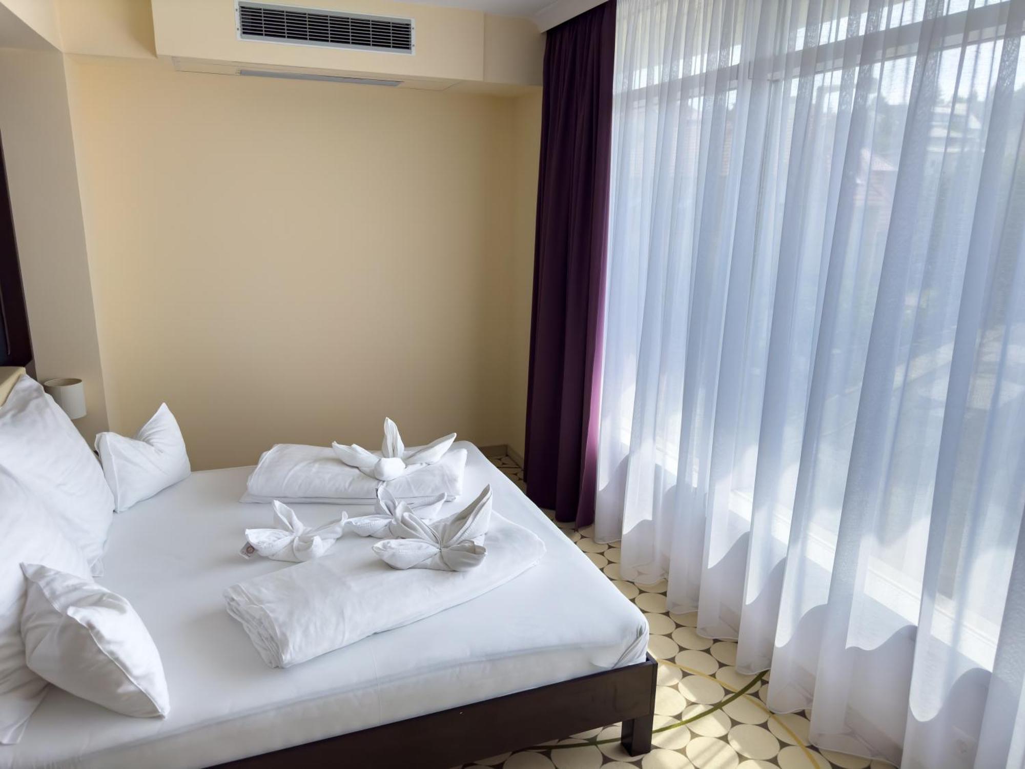 Hotel Aurora Miskolc Eksteriør billede