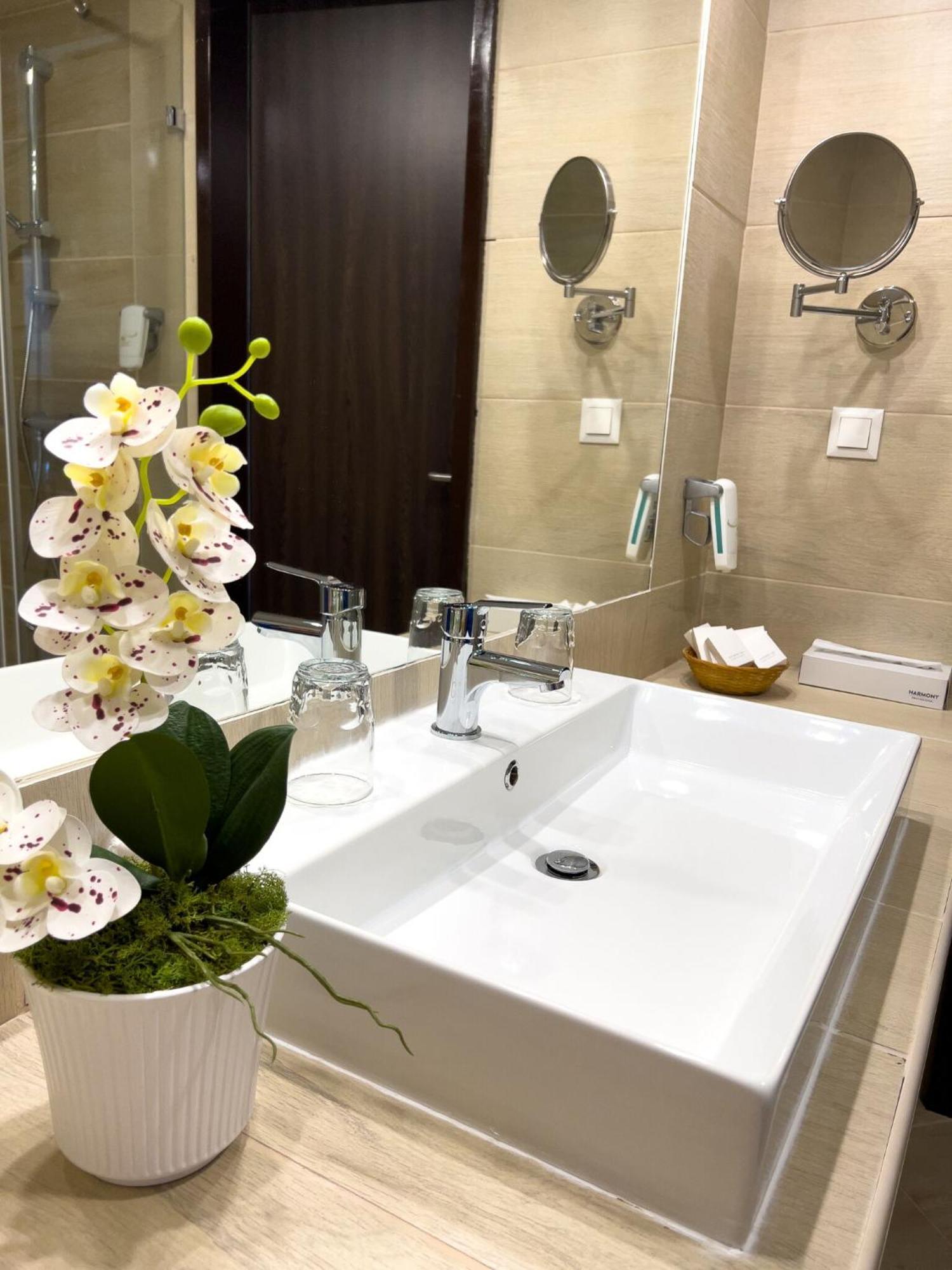 Hotel Aurora Miskolc Eksteriør billede