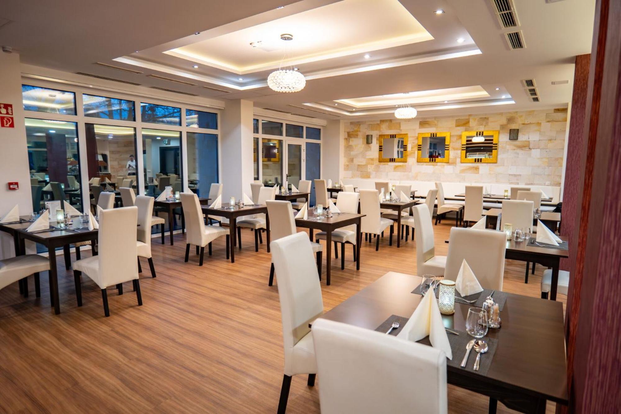 Hotel Aurora Miskolc Eksteriør billede