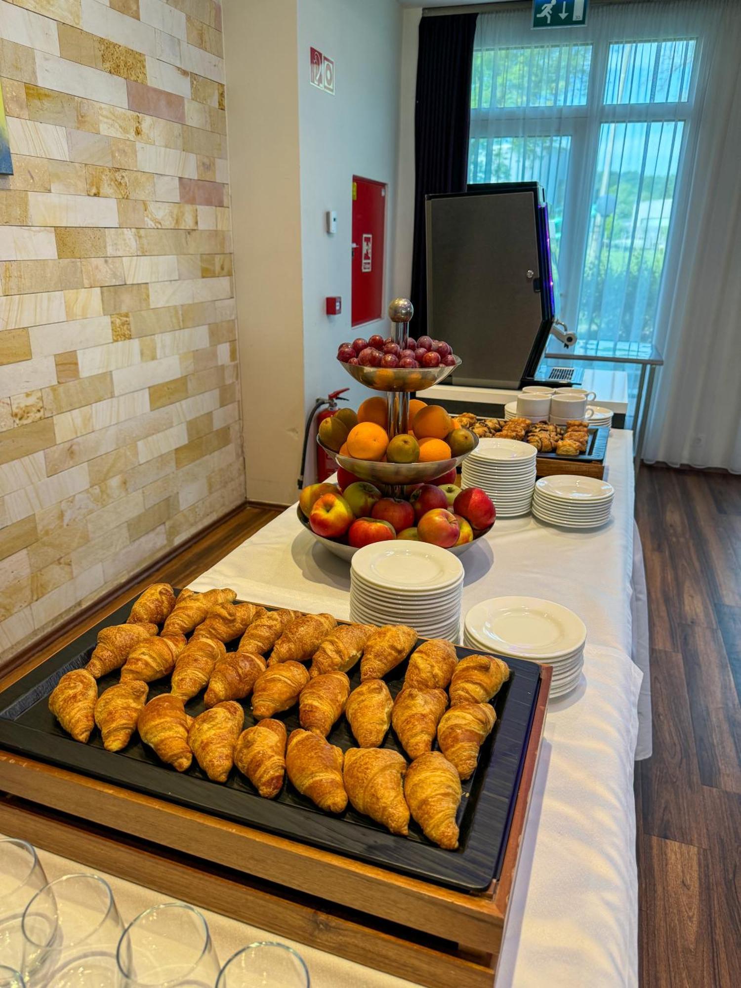 Hotel Aurora Miskolc Eksteriør billede
