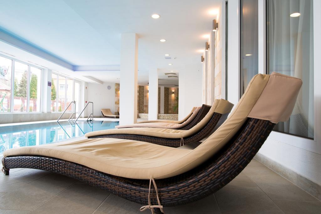Hotel Aurora Miskolc Eksteriør billede