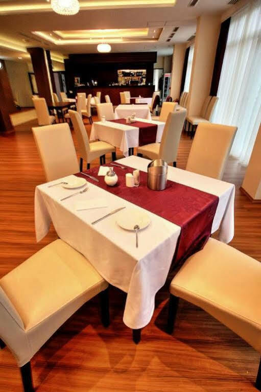 Hotel Aurora Miskolc Eksteriør billede